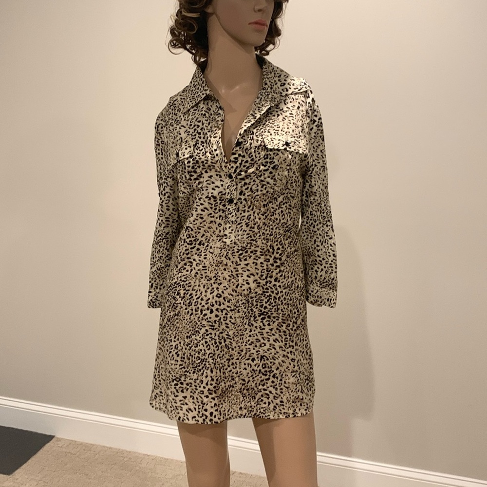 Leopard print Tunic. No wrinkle Cotton express viscose top.